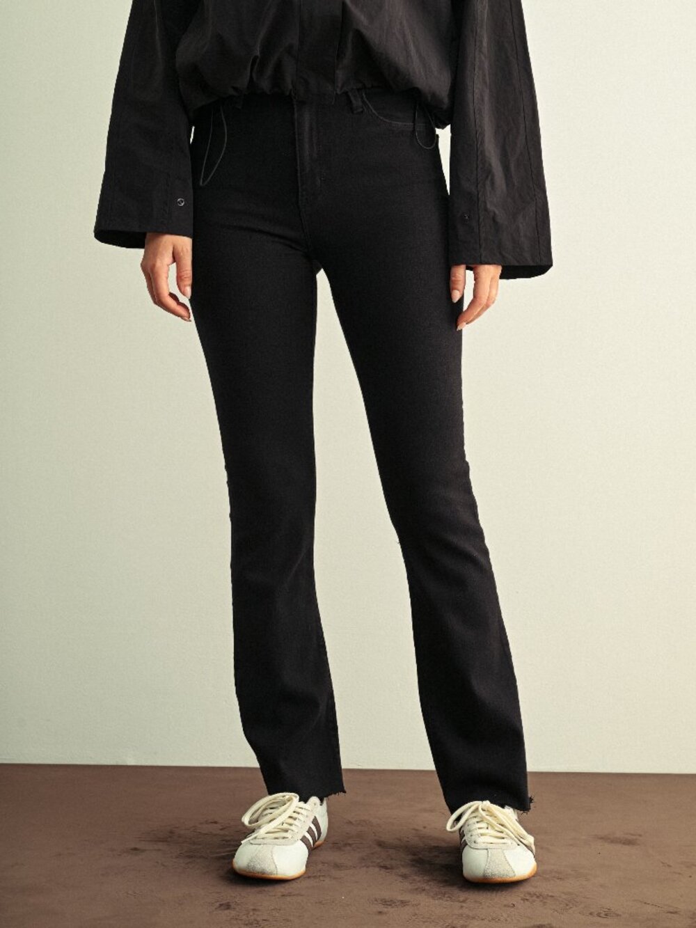 Slim Bootcut With Scissor Cut